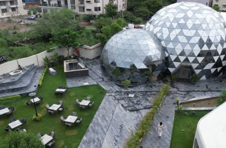 /Dining-Under-The-Stars