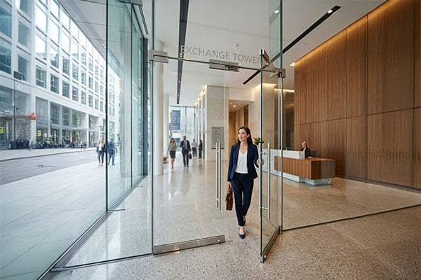 Frameless glass partitions