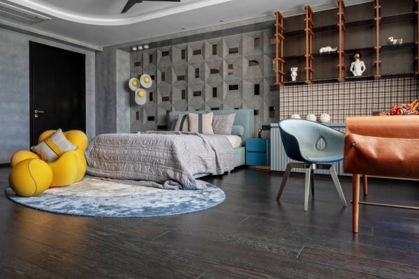 Angled Mirror Panels