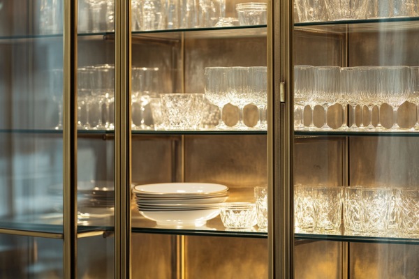 Classic Glass and Metal Fusion Crockery Unit