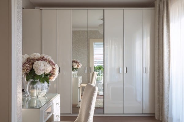 Large mirrors that visually extend your space