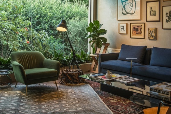 Glass-Walls-to-Enhance-Natural-Lighting