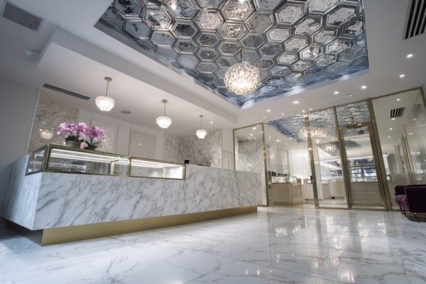 Glossy-and-Grandeur-Mirror-Ceilings