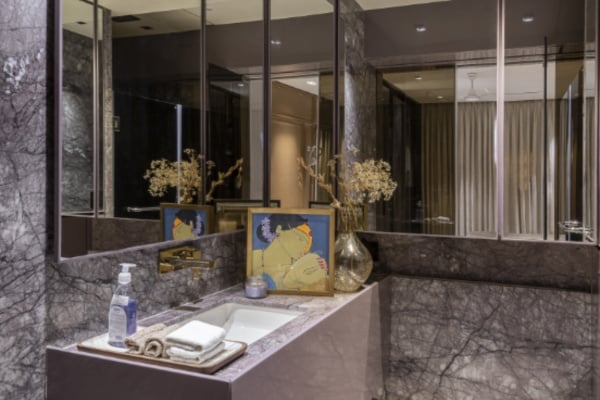 L-shape-mirror-panelling