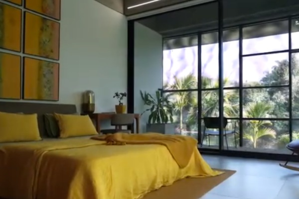 Metal-screen-along-with-extensive-glass