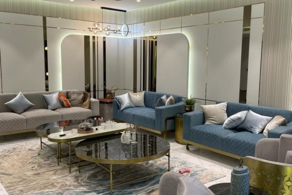 Mirrored-Panelling-With-GoldInlays