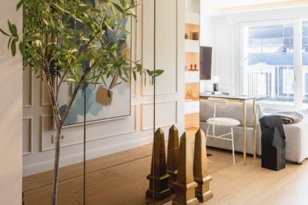 Mirrored-Walls-Saint Gobain