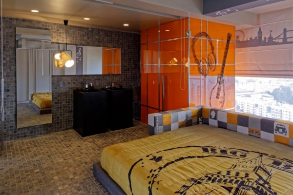 Pop-coloured Lacquered-Glass Partition 