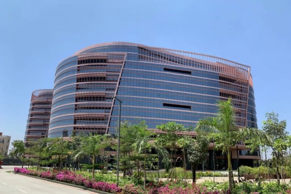 Responsive and Adaptive Glass Façade