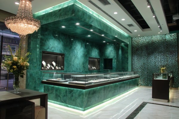 Sheen-Backdrop-with-Toughened-Glass-Displays