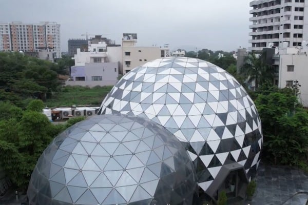 Smart-Shading-Double-Glazed-Glass-Units-dgu-Callisto-restaurant-udaipur