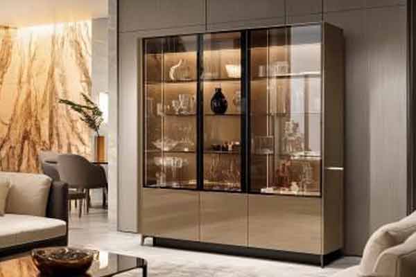 Storage Unit with Lacquered Glass in Mid-Century Living Room