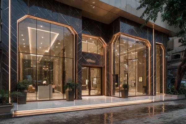 Stunning-Glass-Facade-Entrance