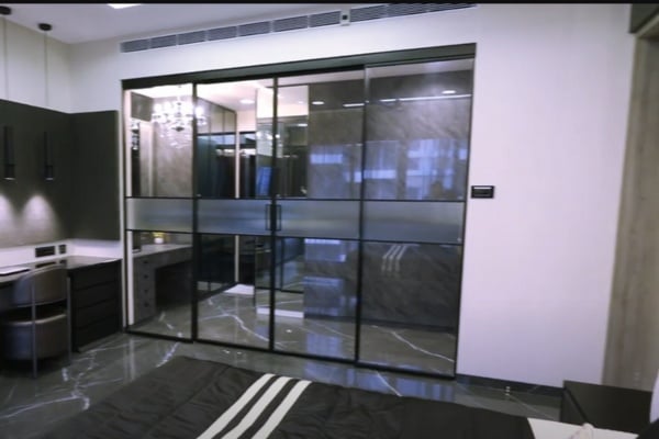 Toughened-Glass-Partitions