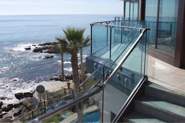 Toughened-Laminated-Glass-Railing-Boosts-Strength-and-Durability