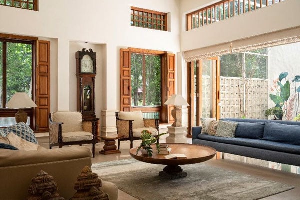 Use of glass in large lenient openings