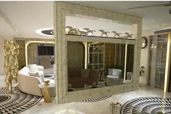 t living-dining room partition 