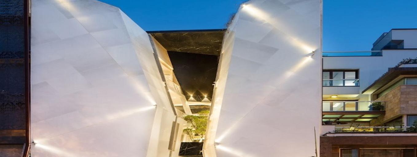 A Case study - Cleft House, Anagram Architects