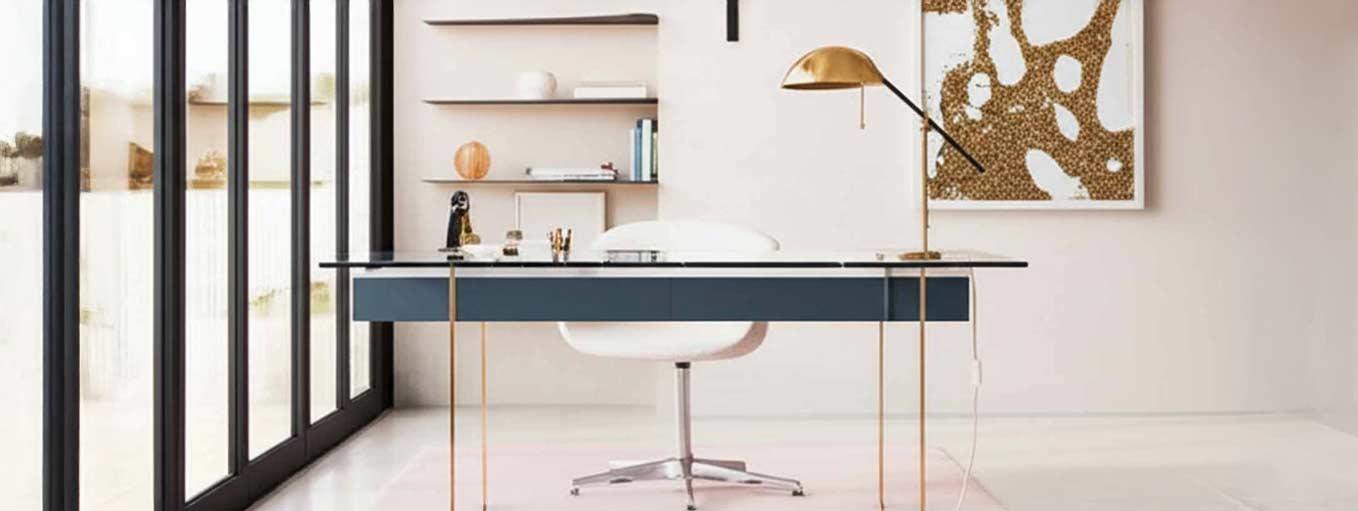 Toughened glass furniture adds lightness and character to the study room