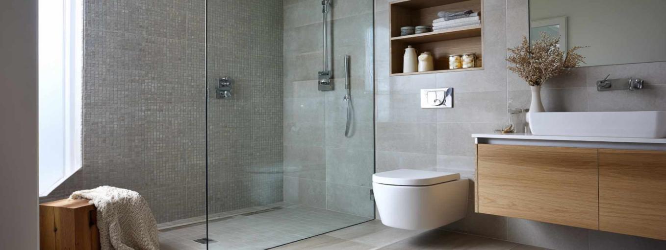 Walk-in Shower with a clear toughened